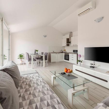 Apartments Era Ізола Екстер'єр фото